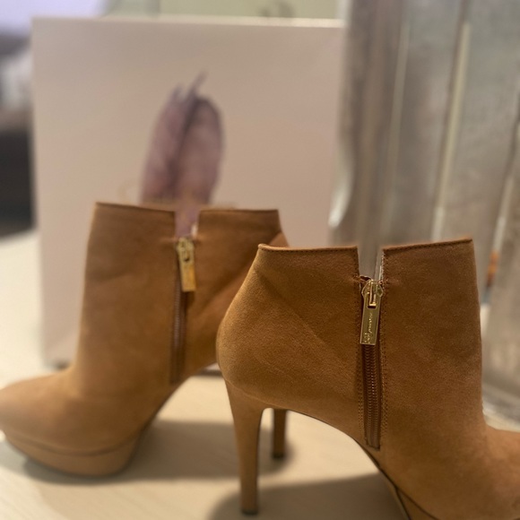 Jessica Simpson Raxen Booties in Hazelnut - Picture 2 of 7